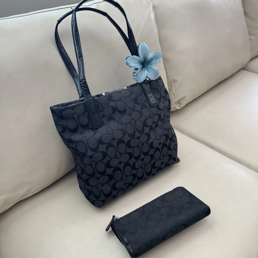 Coach Black Signature C Logo Tote Bag Zip Closure Medium w/ Bag Charm